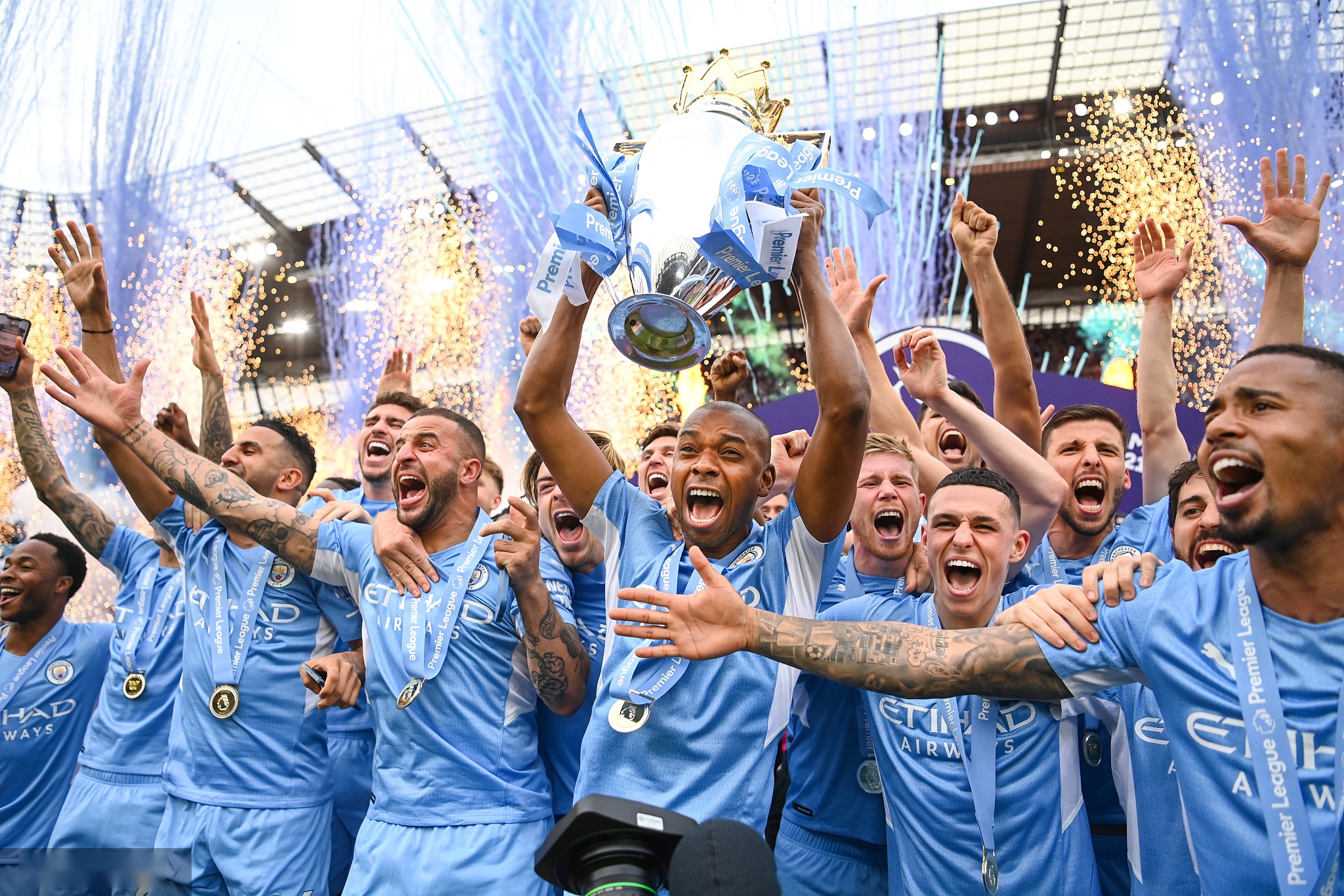 每位球员都 每位球员都